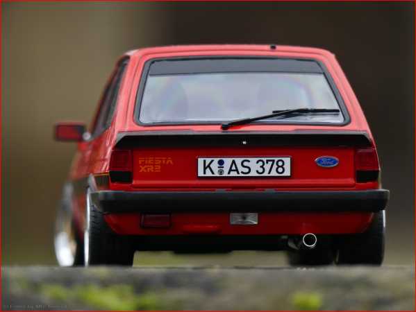 1:18 Ford Fiesta XR2 MK1 Modell 1981 [ Red Edition ] / inkl OVP